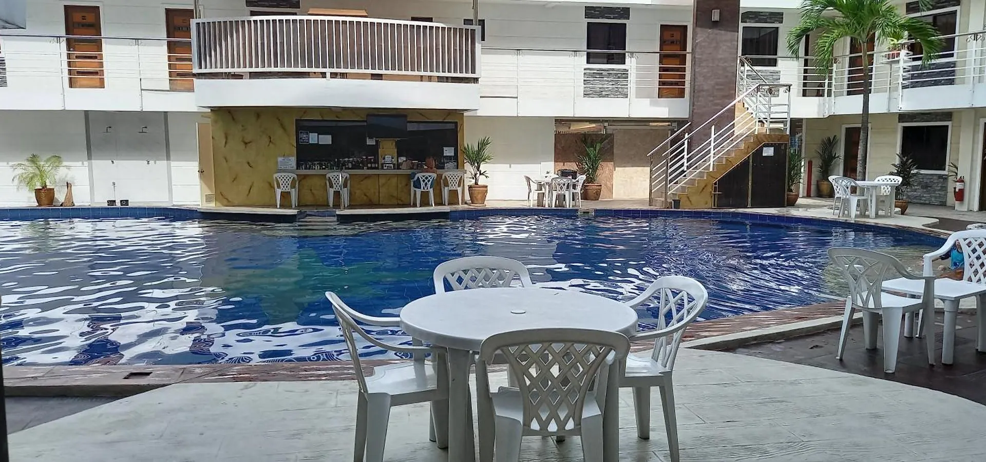 Apartment Kandi B12, Poolside, Free Netflix, 250 Mbps, 55